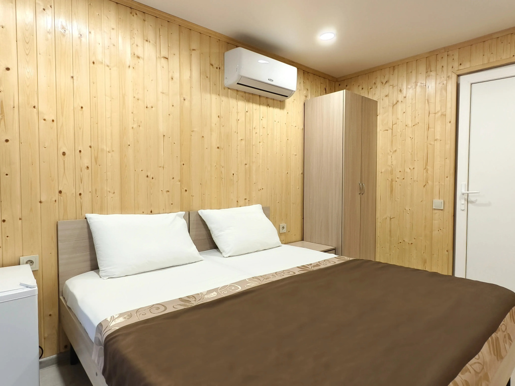 Двухместный номер Comfort (двуспальная кровать) в Гранат