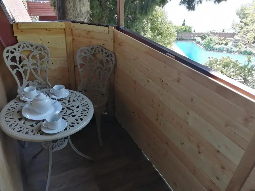 Classic Family room with balcony and with view