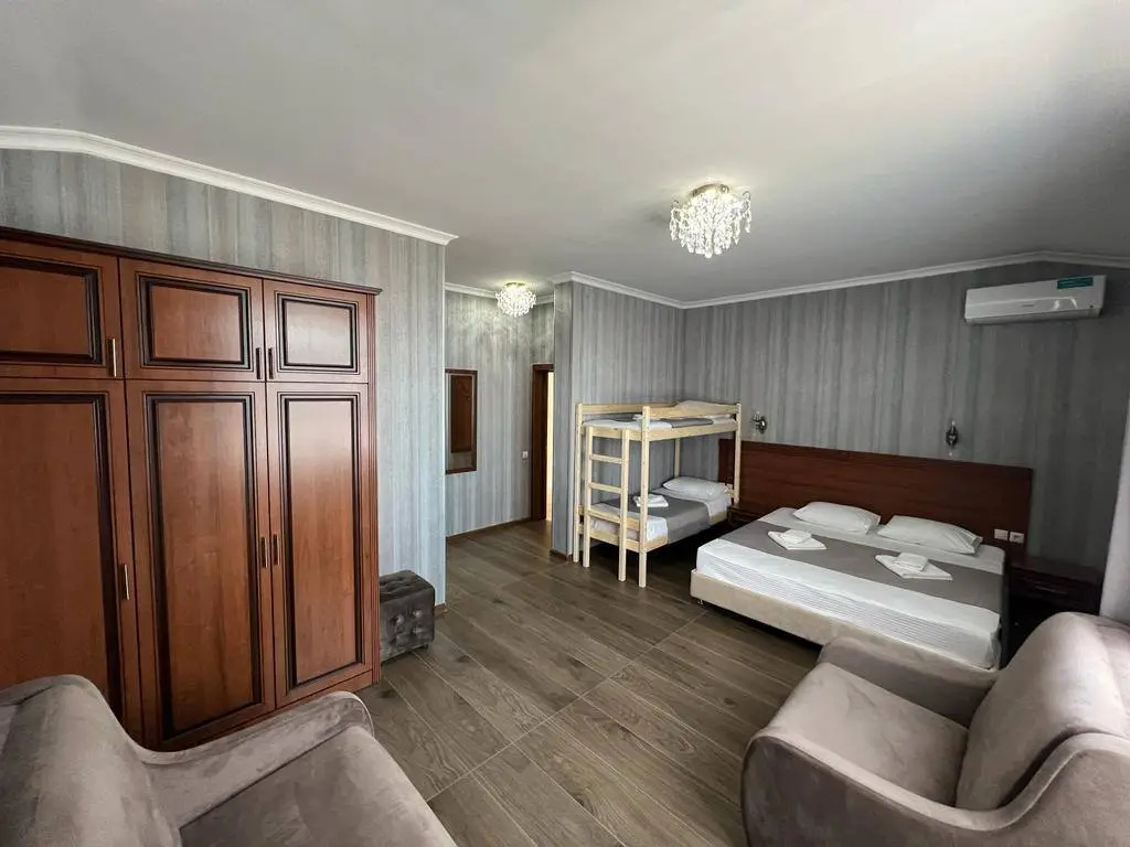 Standard Sextuple room