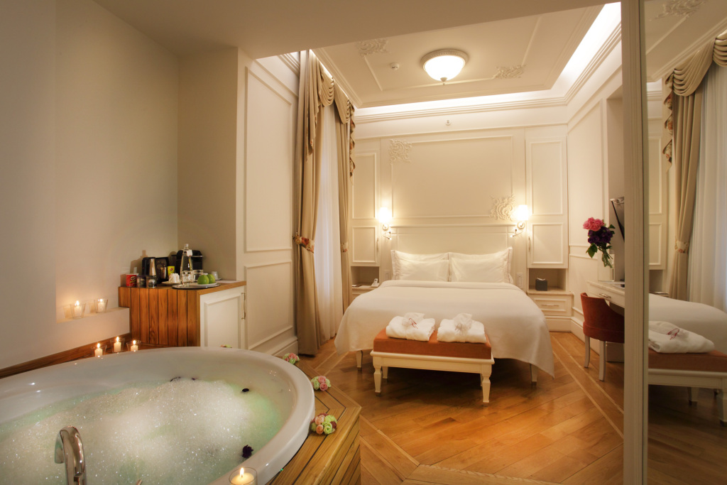 Corinne Hotel – Boutique Class by null