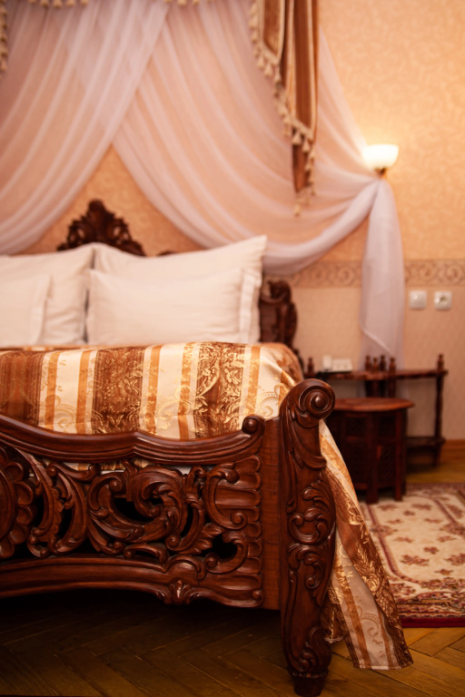 Inturist Hotel Room Type - Presidential Double Suite full double bed