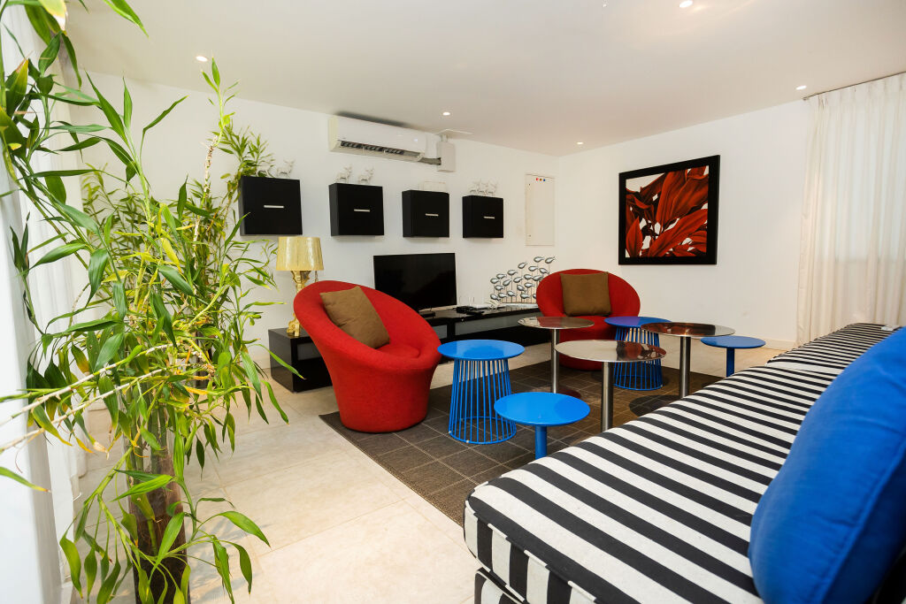 Green Turtle Villa By The Serendipity Collection