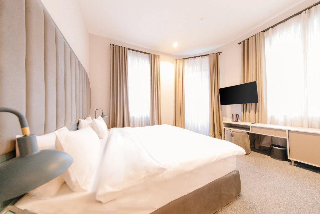 Deluxe Double room with balcony (full double bed)