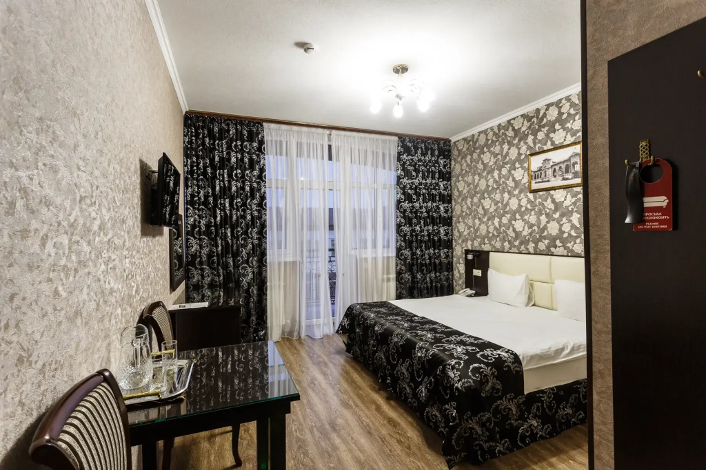 Verona Hotel Room Type - Comfort Double room with balcony full double bed