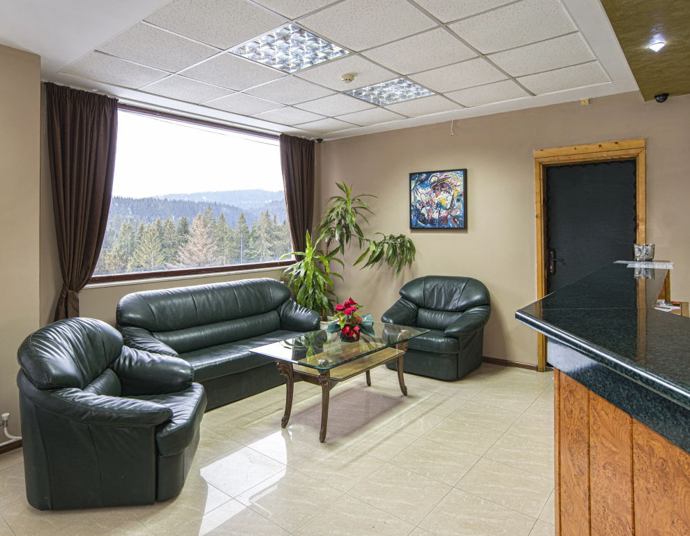 Lobby & Reception