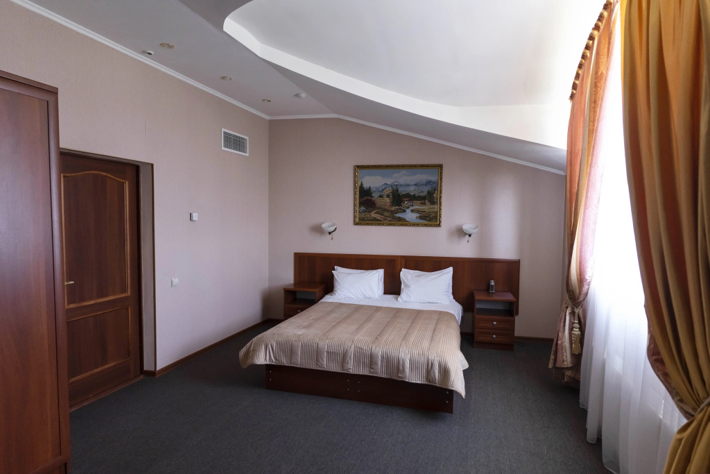Large Suite
