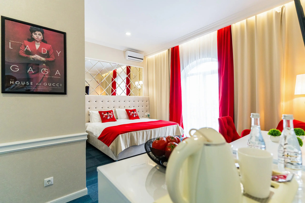 Pomido'r Hotel Boutique Room Type - Double Junior Suite with balcony full double bed