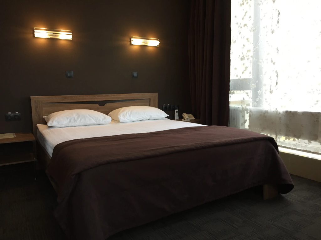 Suite with city view