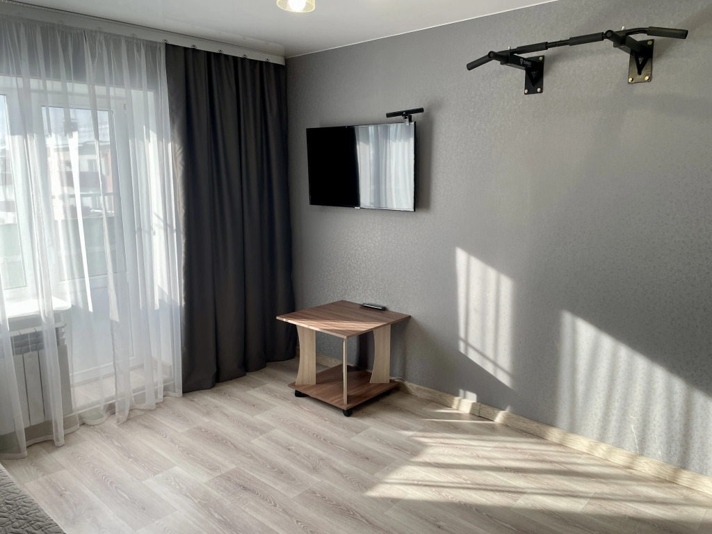 Квартира с видом на сопку с телевышкой На Сутки - фото 3