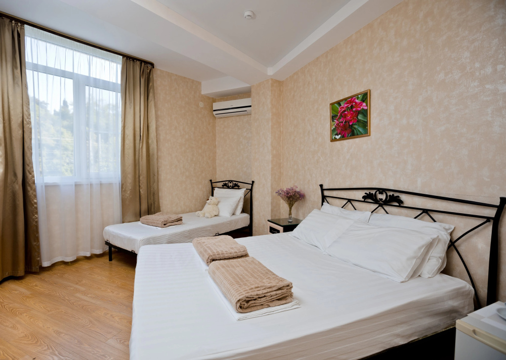 Standard Building 1 Triple room with garden view