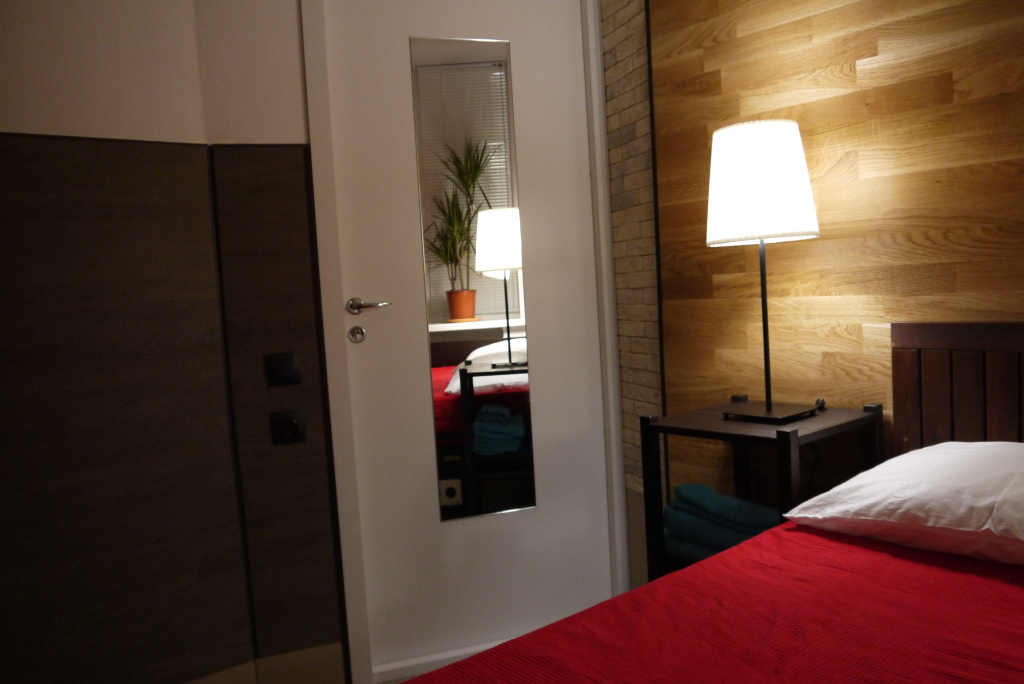 Stereo Hostel Room Type - Standard Double room full double bed