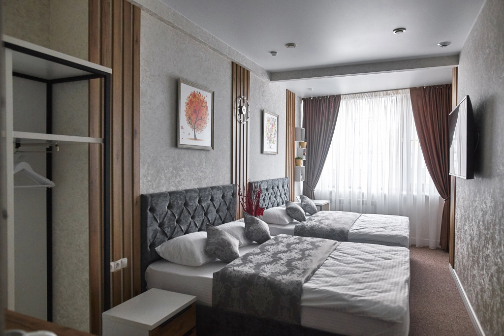 Standard No. 4 Quadruple room