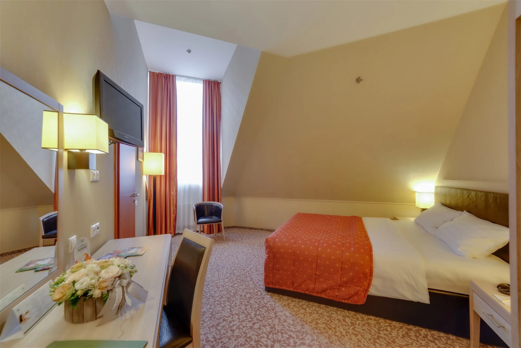 Standard Double Attic room full double bed