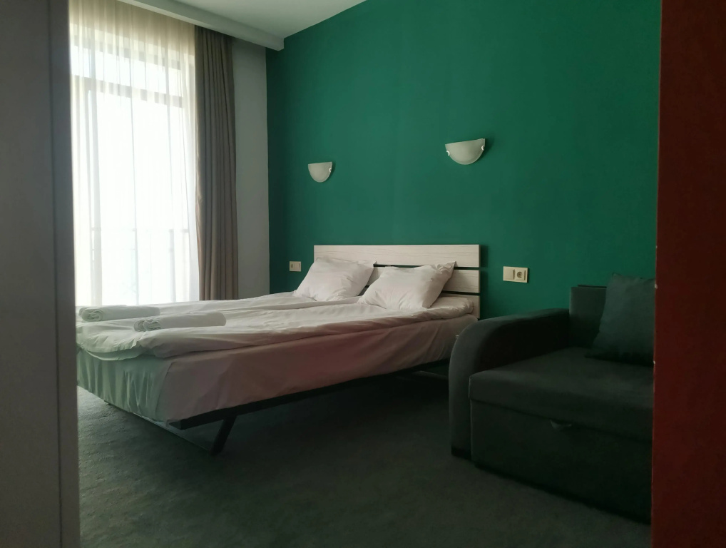 Classic Double room (full double bed)