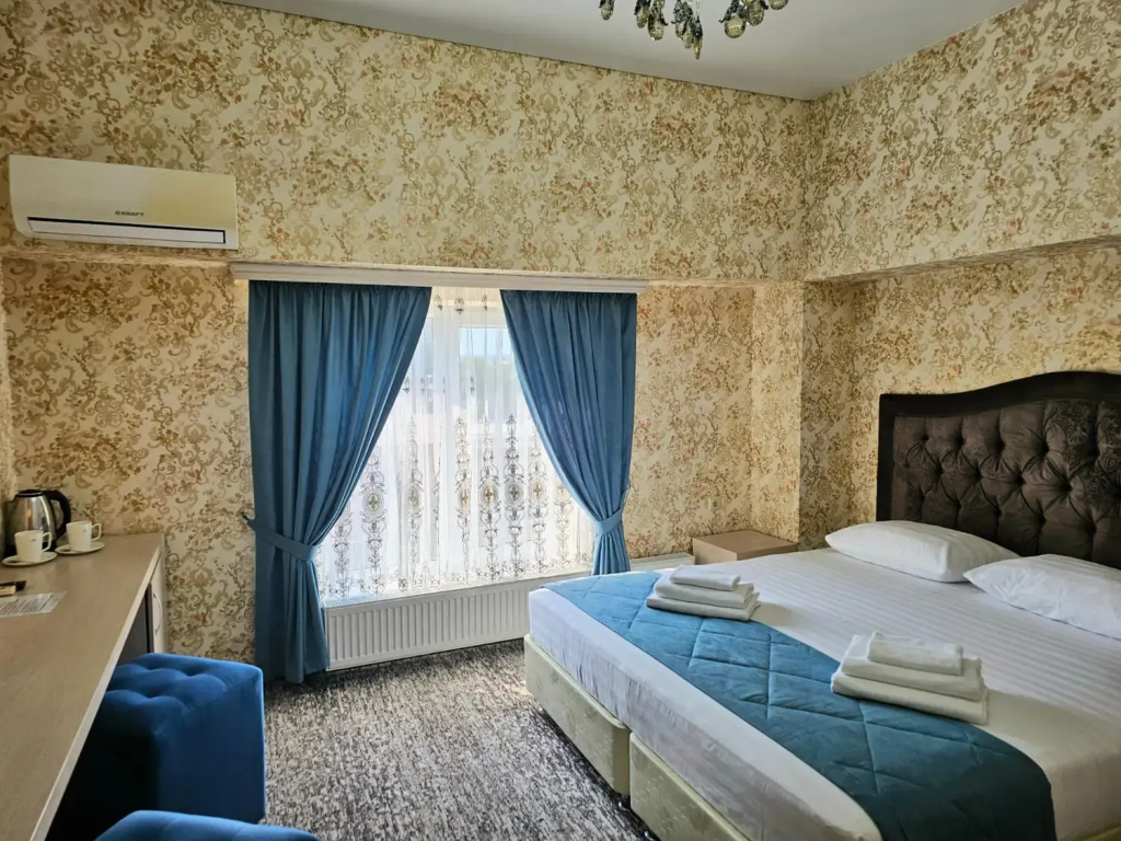Superior Double room with city view (full double bed)