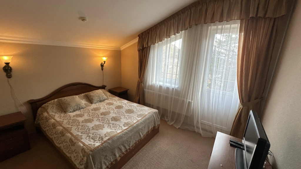 Double Attic Junior Suite (full double bed)