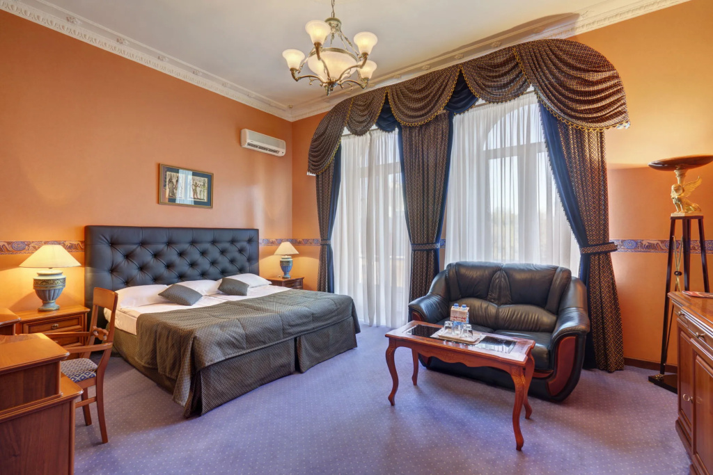 Pekin Hotel Room Type - Deluxe Double room full double bed