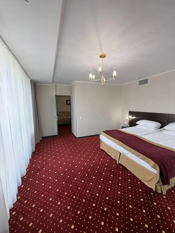Double Suite (full double bed)
