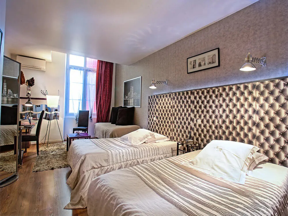 Deluxe Double room (full double bed)