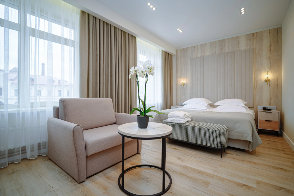 Deluxe Double room (full double bed)
