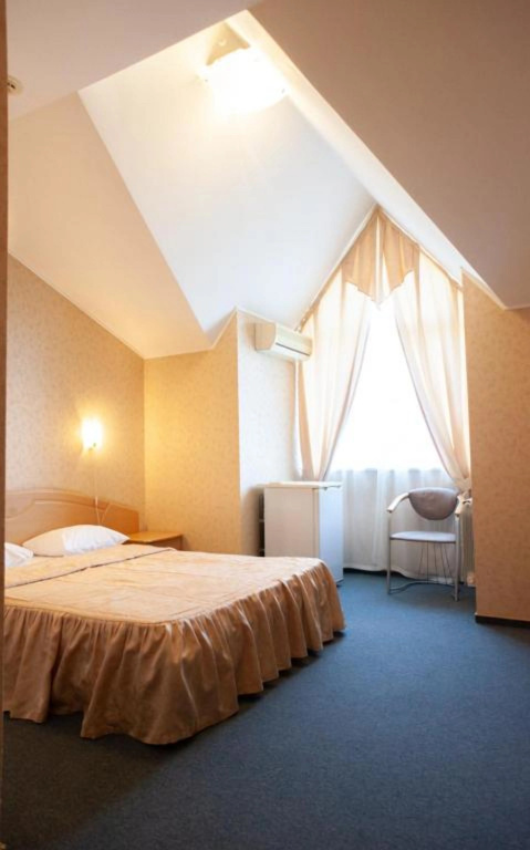 Roof Standard Double room (full double bed)