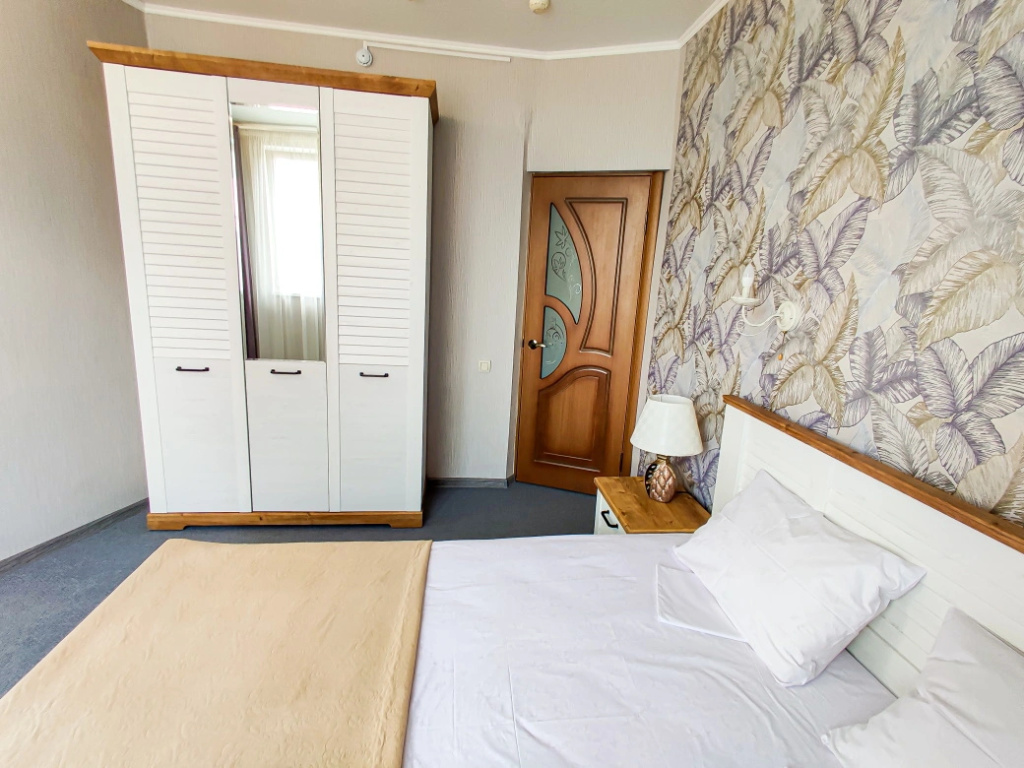 Double Suite (full double bed)