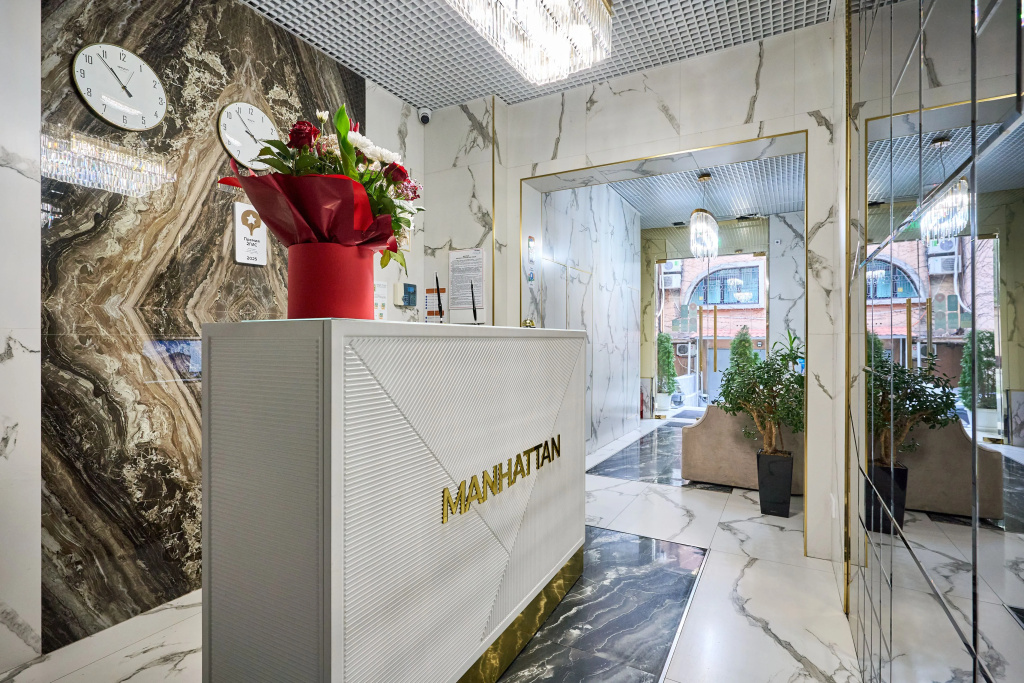 Отель Манхэттен — фото