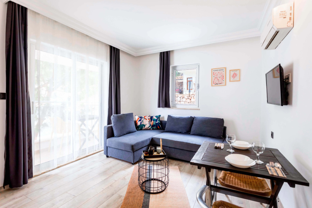 No. 301 - Bella Standard 1+1 Double room with balcony (full double bed)