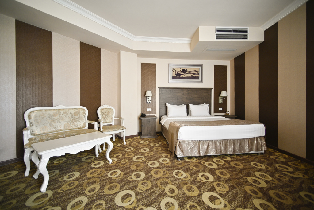 Imperial Palace Hotel — фото