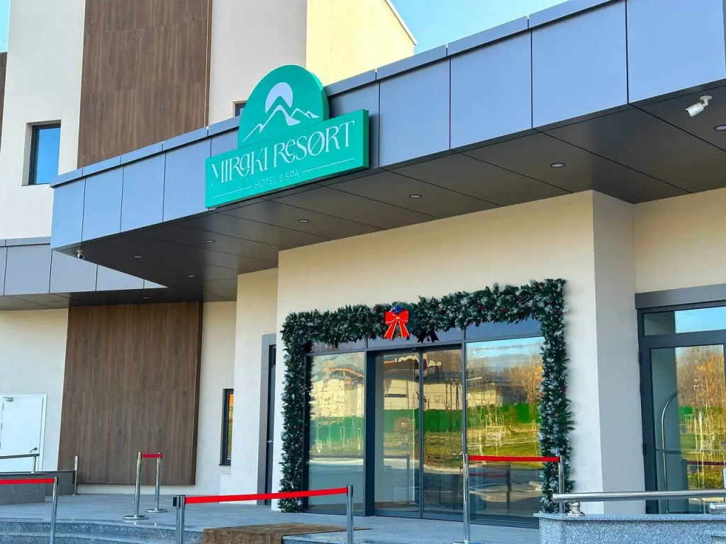 Miraki Resort