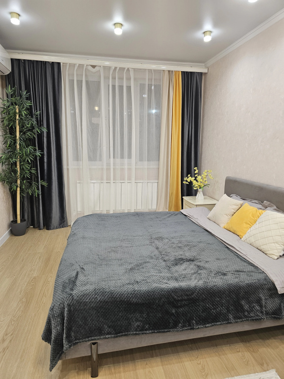 Uyutnaya Akvarel, Ryadom S Adk Flat