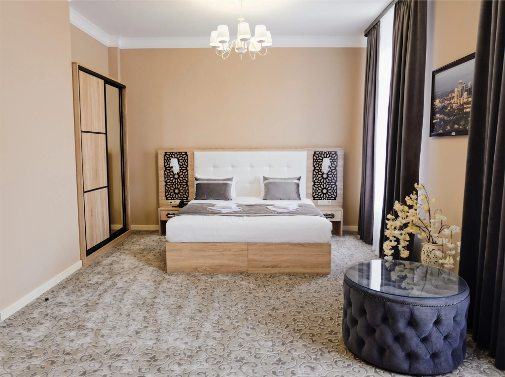 Hotel Dona Isaeva Room Type - Double Suite full double bed