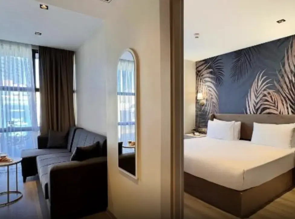 Deluxe Suite