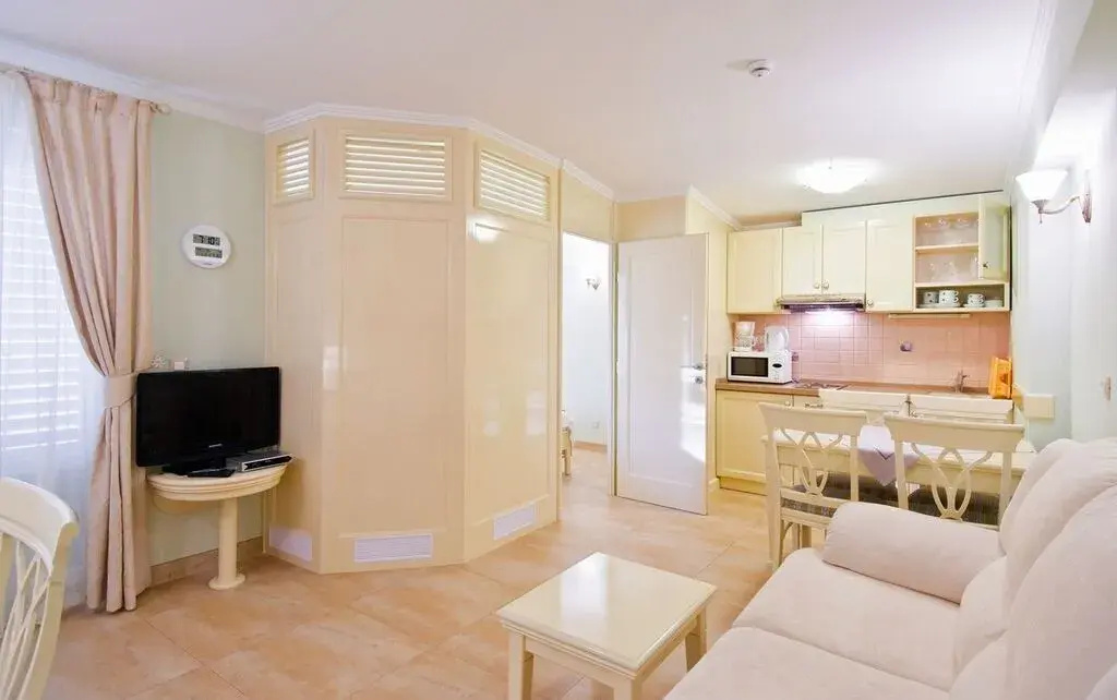 1 Bedroom Apartment with balcony