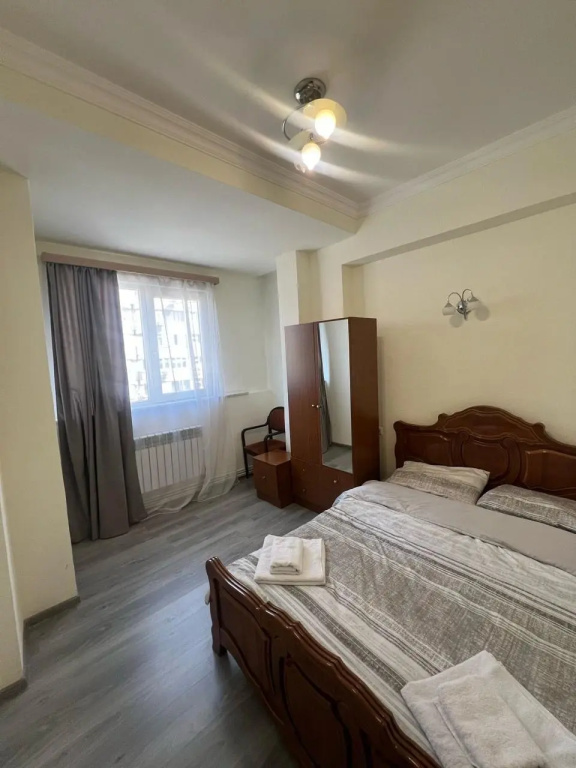 Квартира The apartment is located on Republic Square. It has one living room and one bedroom — фото