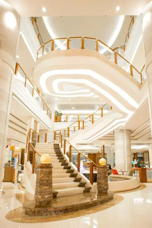 Отель The Grand Fourwings Convention Hotel — фото