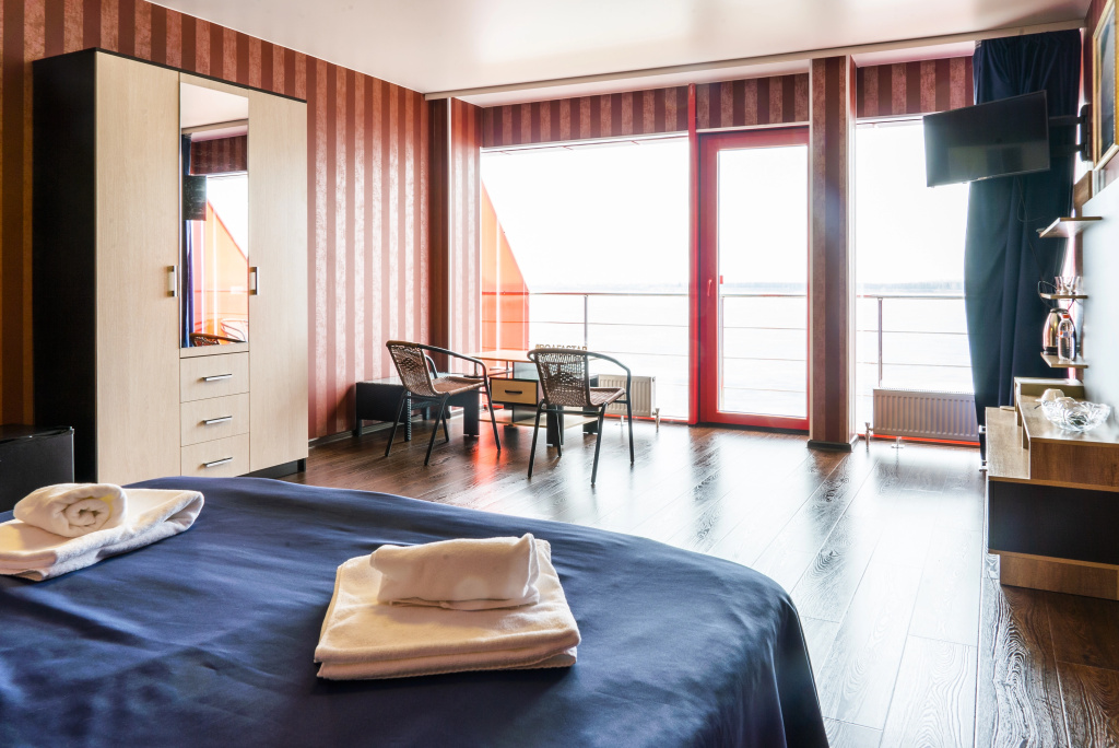 Suite with balcony and with view