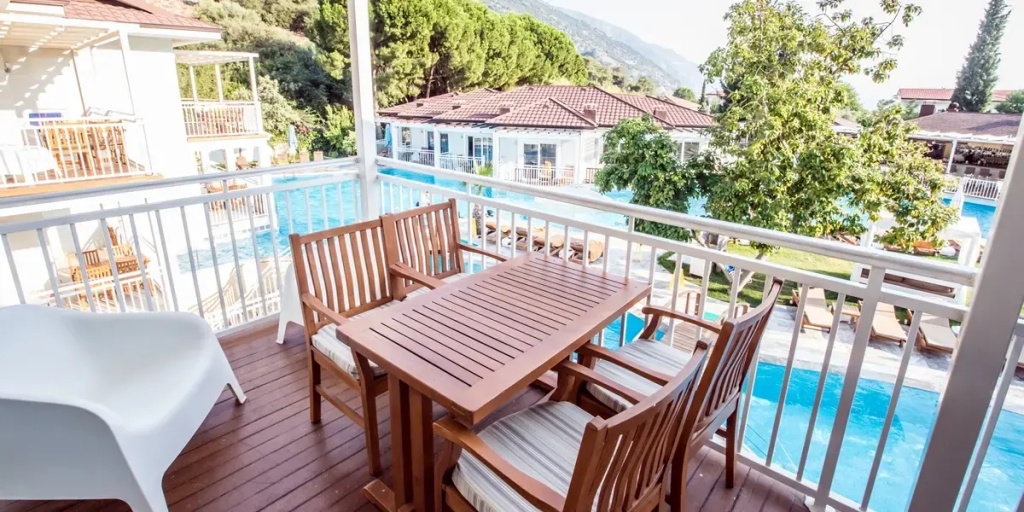 Suite with balcony