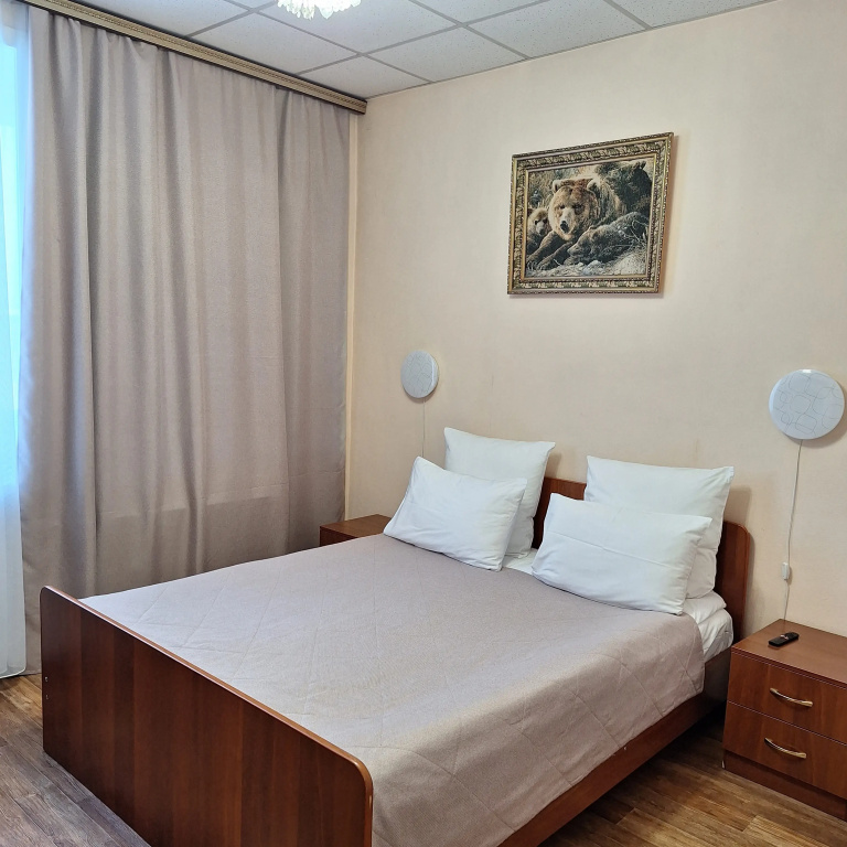 No. 302 Double Suite (full double bed)
