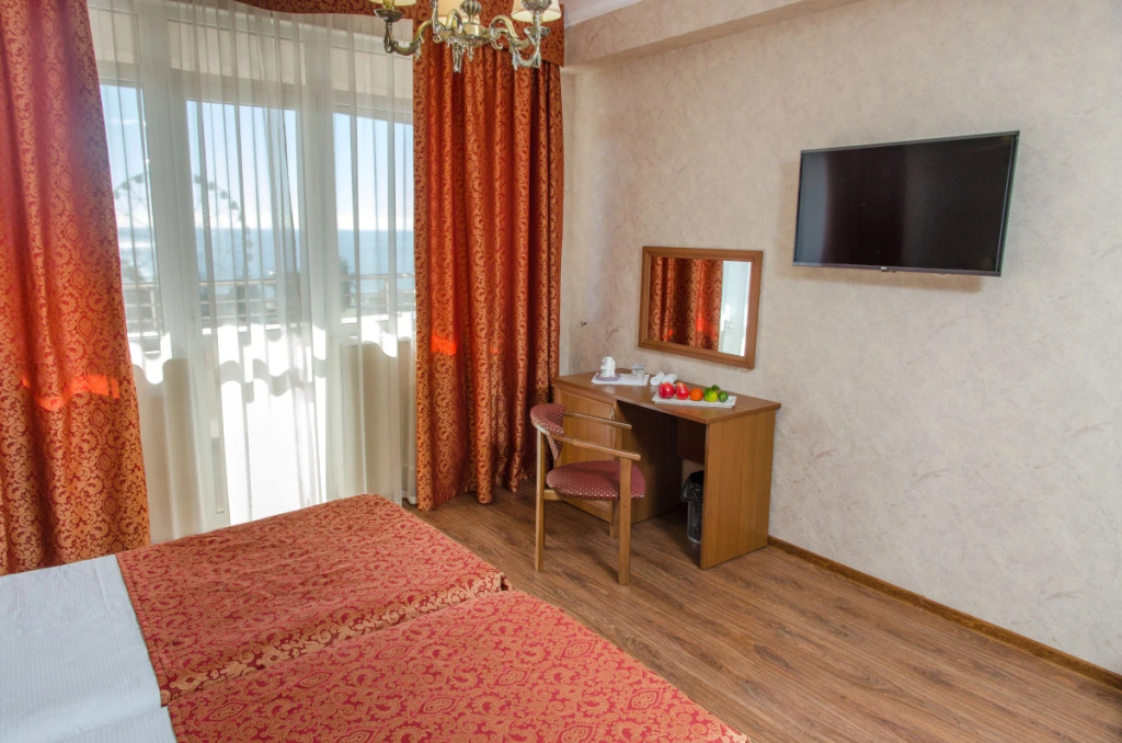 Double Junior Suite with balcony and with sea view (full double bed)
