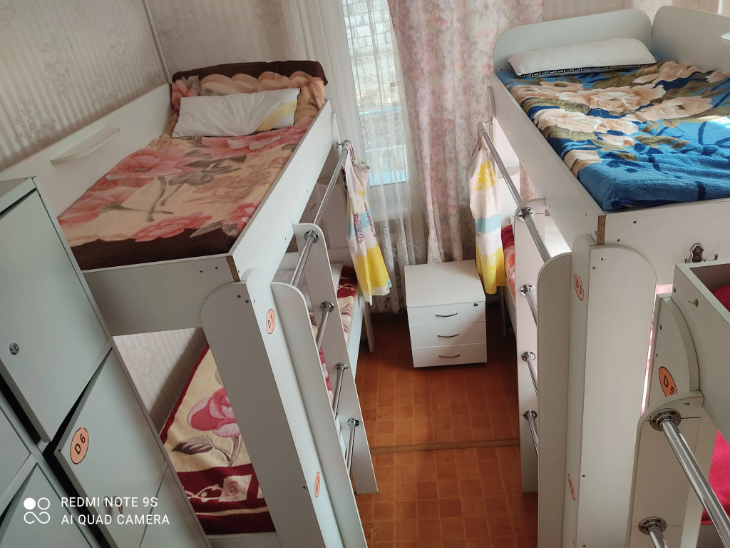 Кровать в общем номере с видом на сад в На Орманова