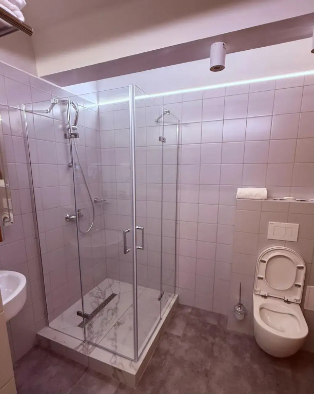 Апартаменты с 3 комнатами в Квартал