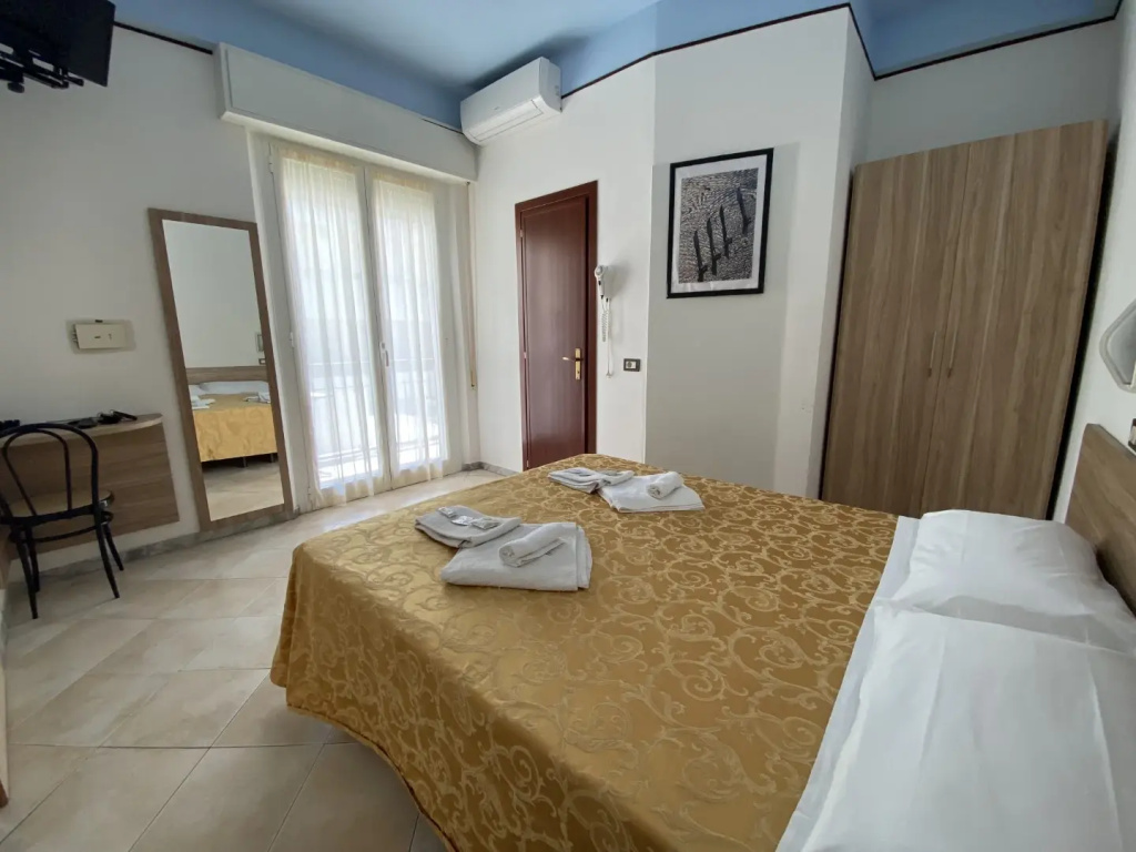 Standard room with balcony