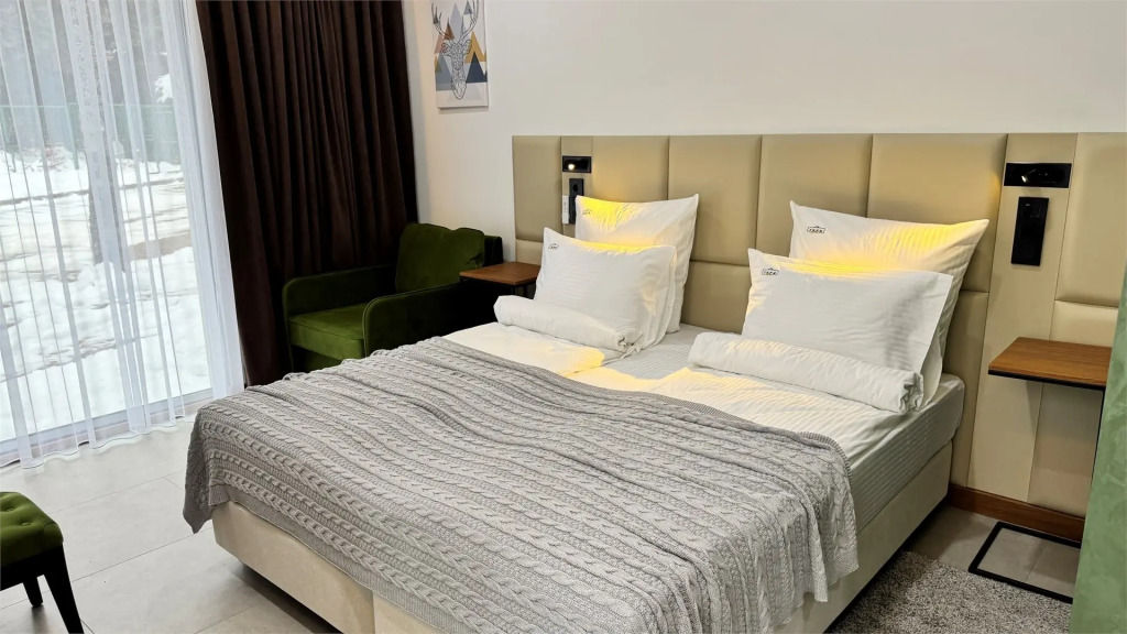 Люкс High Tech с балконом в Горы Village