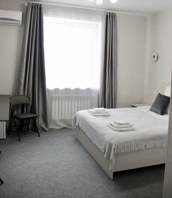 Standard Double room with mountain view (full double bed)