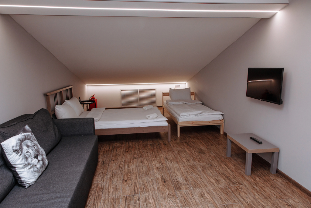 Standard Triple room