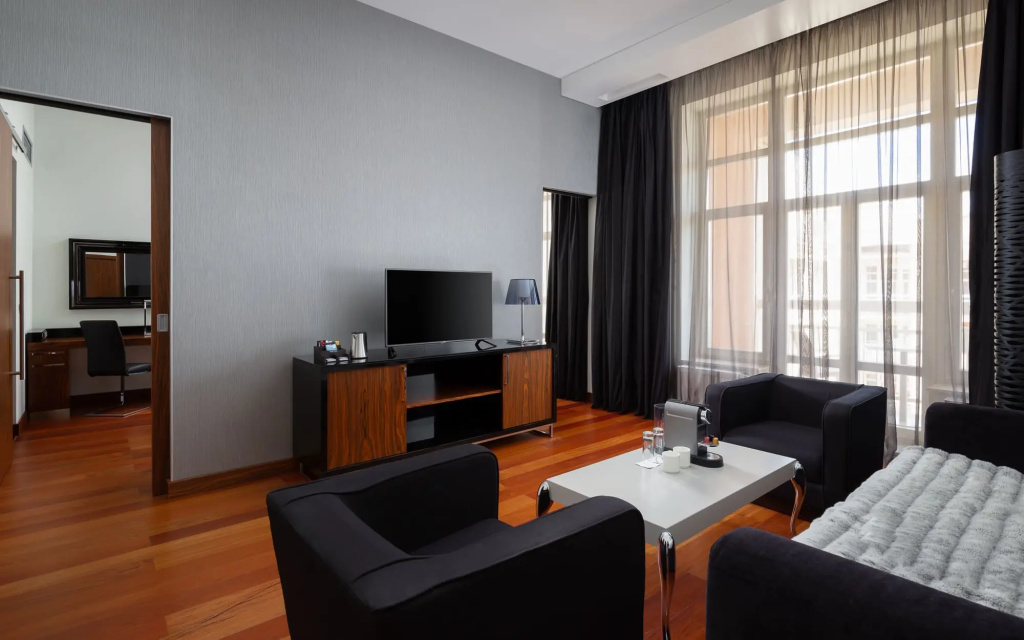 Radisson Zavidovo Hotel Room Type - Double Suite with balcony and with view full double bed