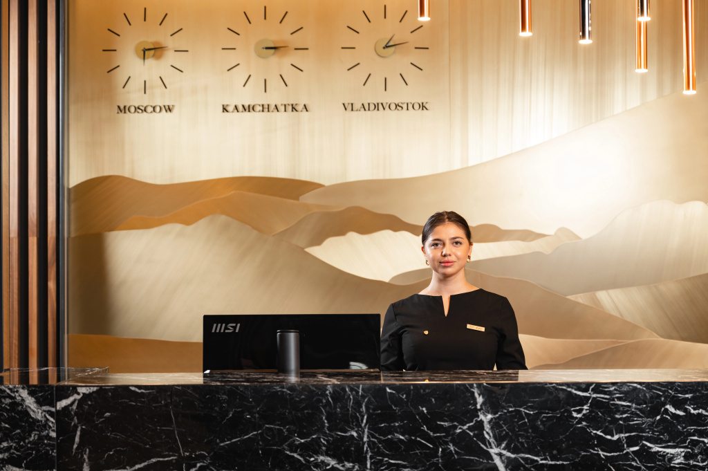 Lobby & Reception