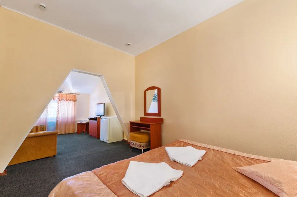 2 Rooms Double Junior Suite (full double bed)