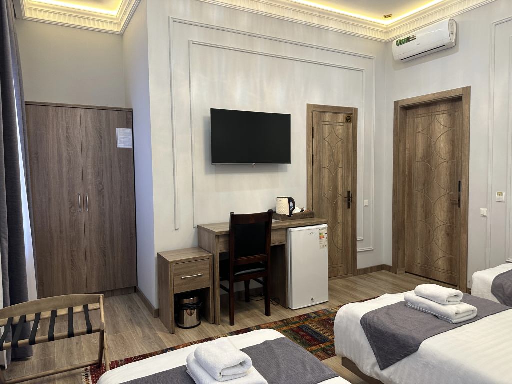 Deluxe Triple room with view